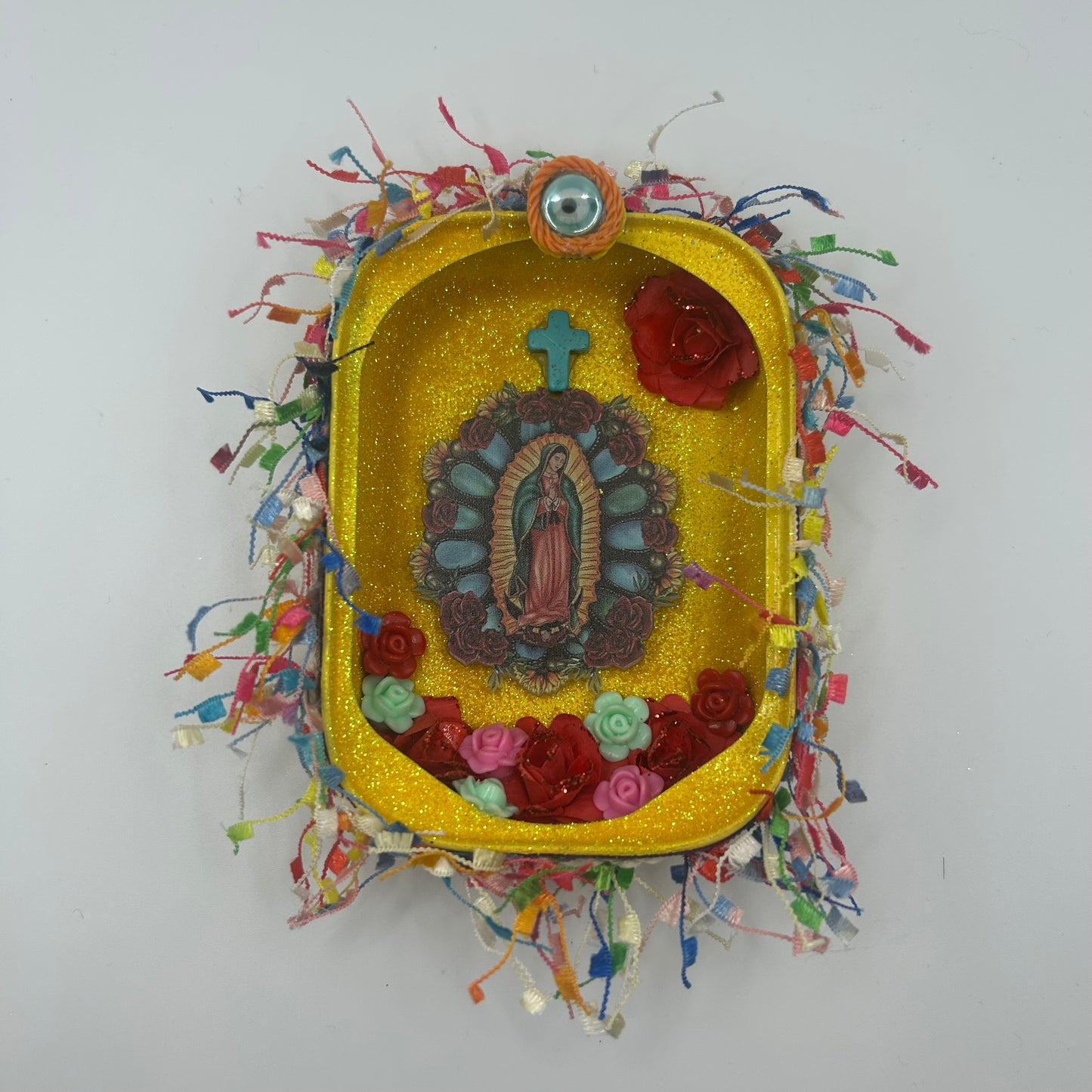 Suspension vierge jaune