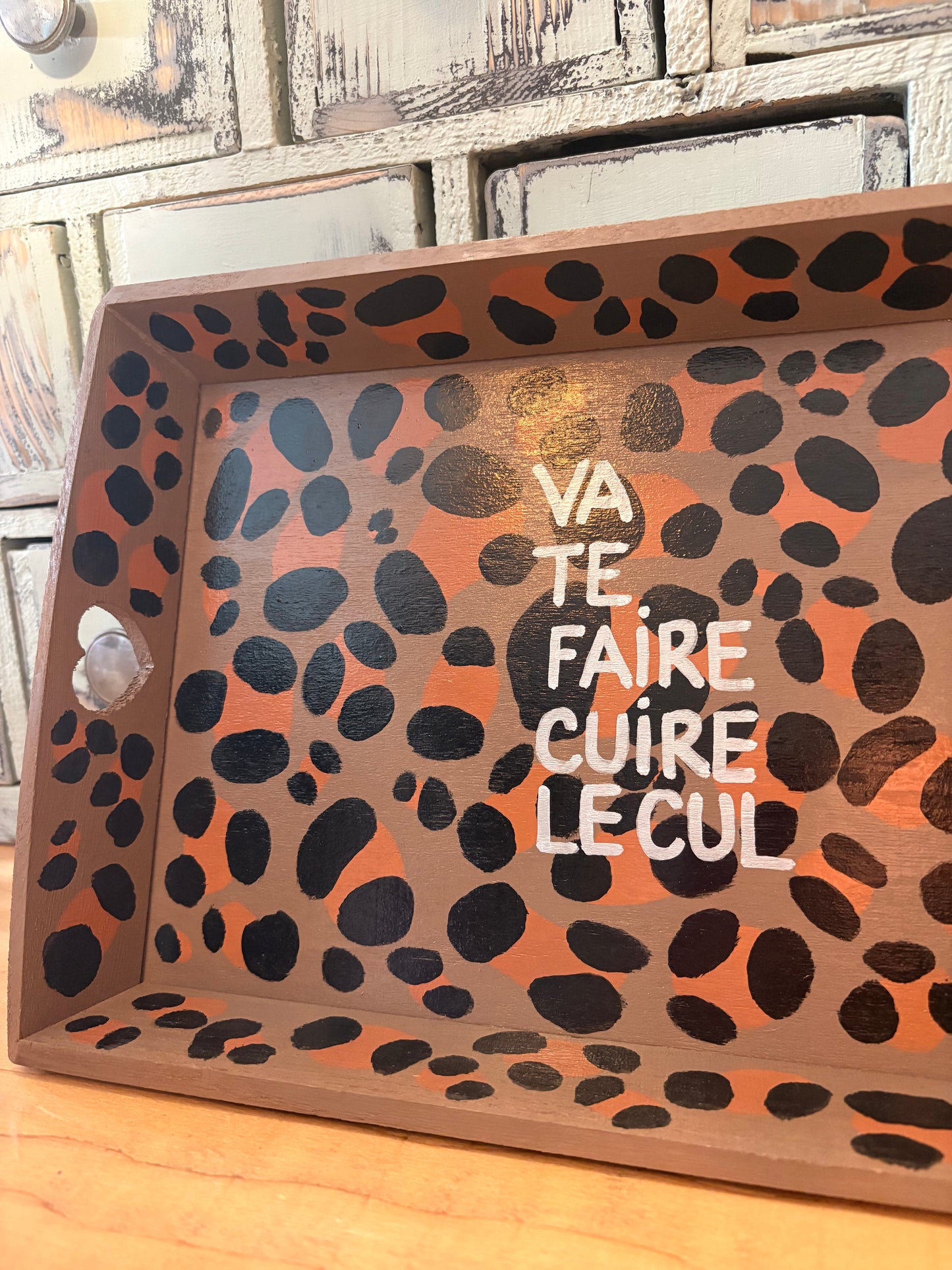 Plateau Léo « va te faire cuire le cul »