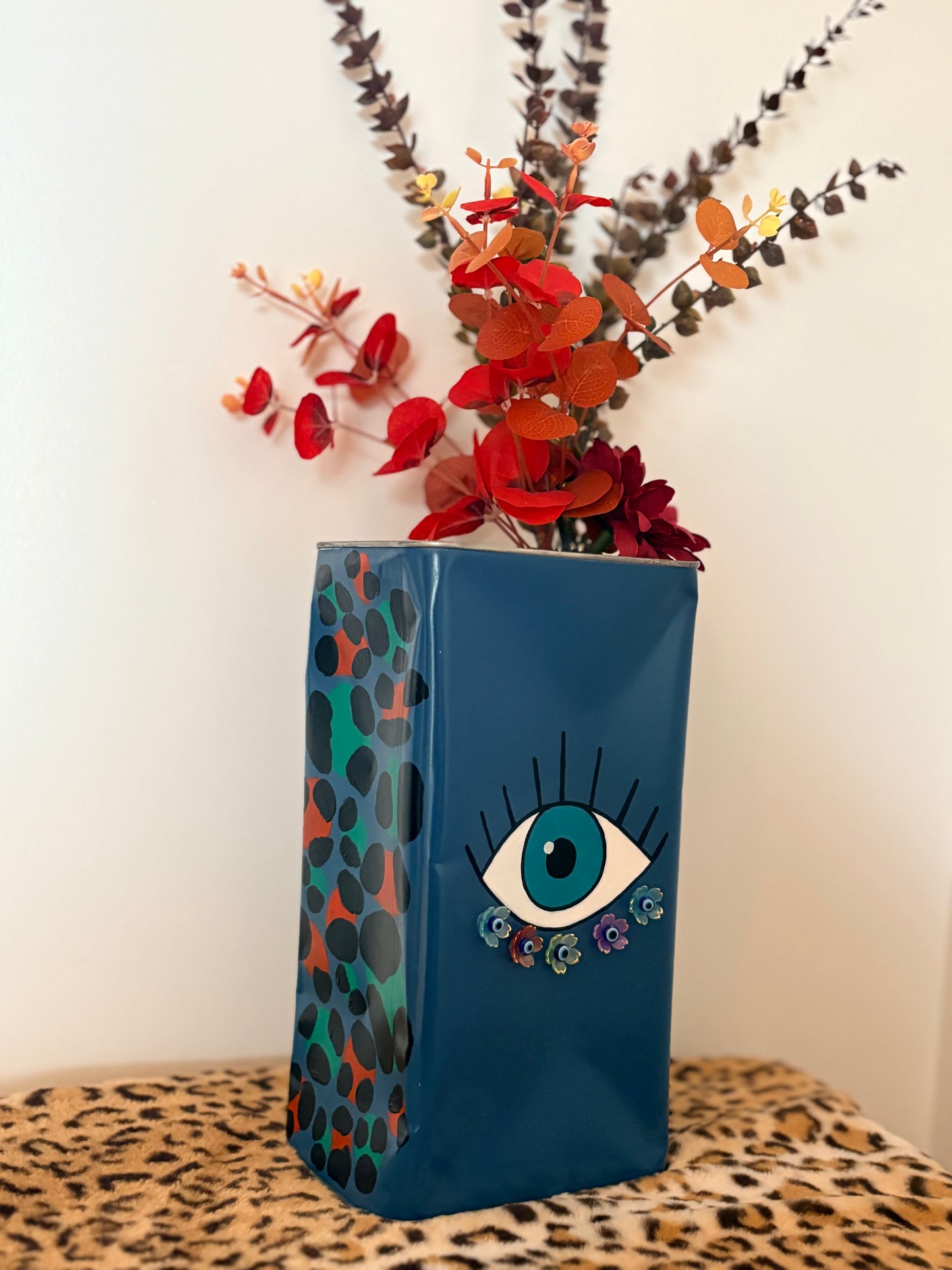 Vase en métal upcyclé Œil bleu nuit