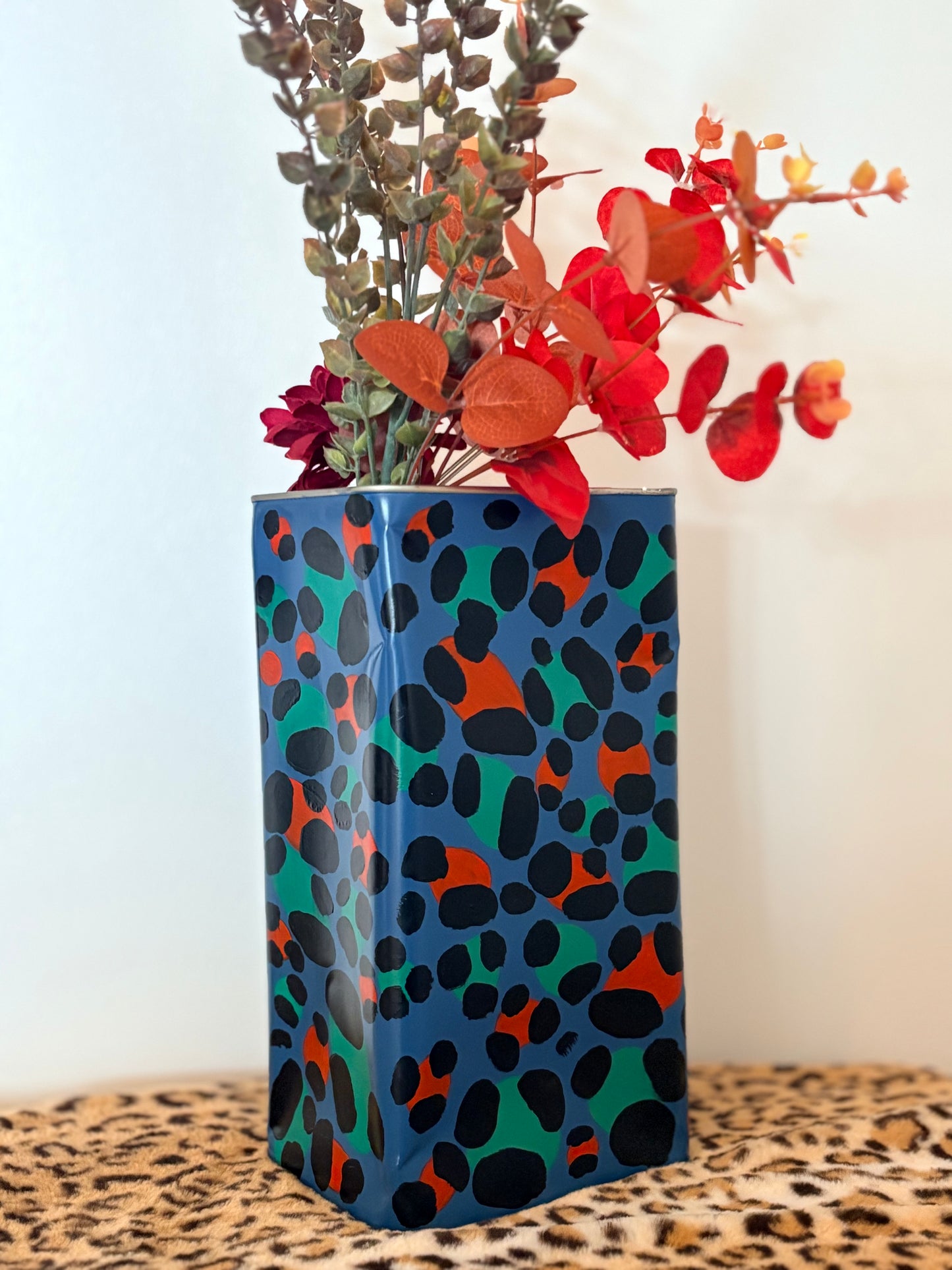 Vase en métal upcyclé Œil bleu nuit