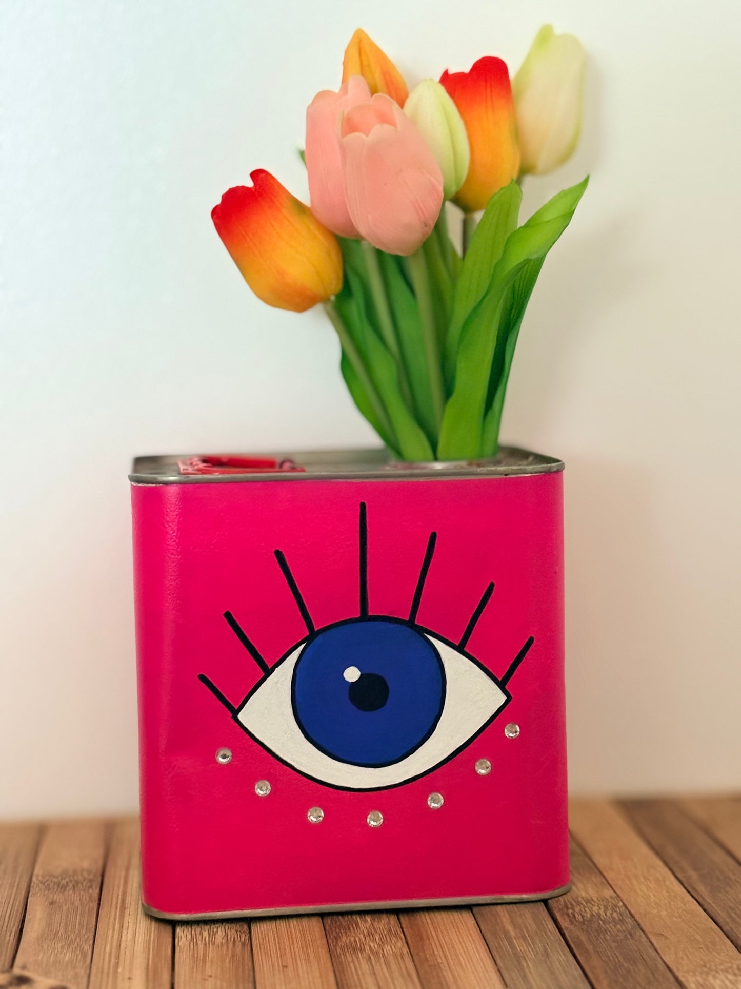 Vase en métal upcyclé Œil rose